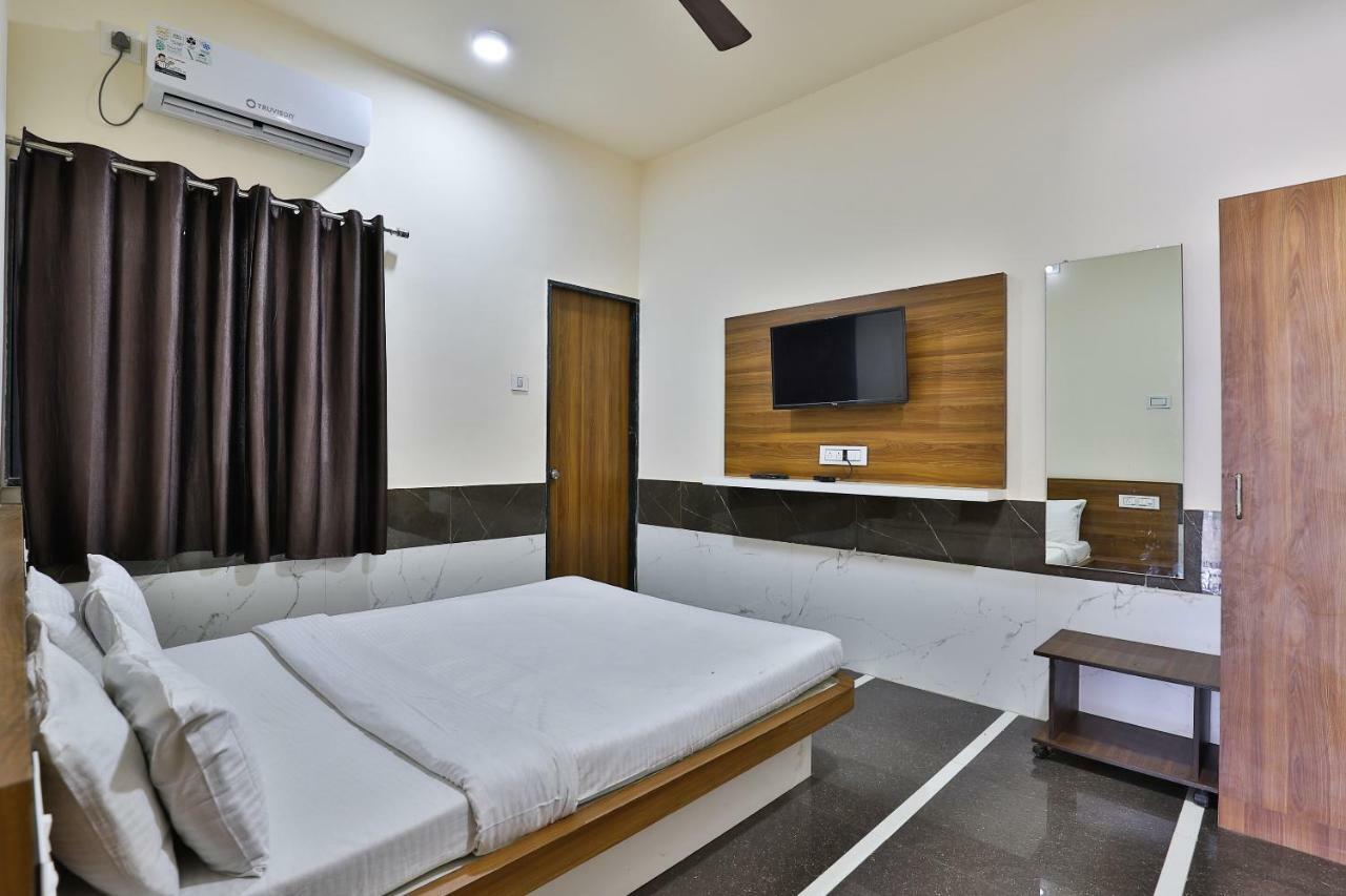 Spot On 37366 Hotel Mahalaxmi Dwārka Exterior foto